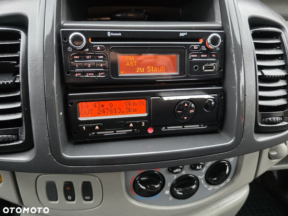 Opel Vivaro - 22