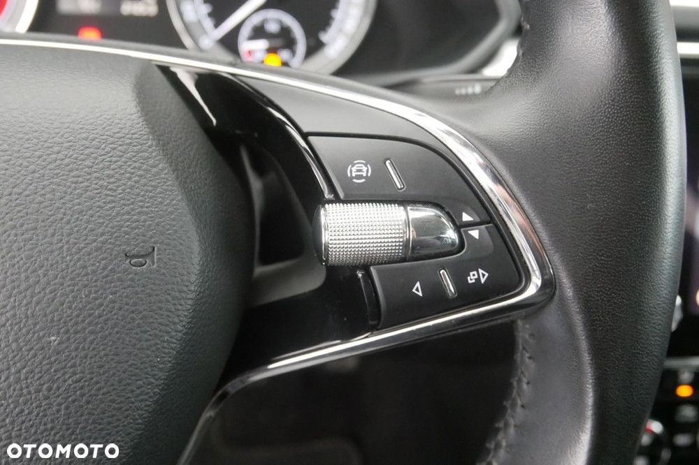 Skoda Superb 2.0 TSI Ambition DSG - 25