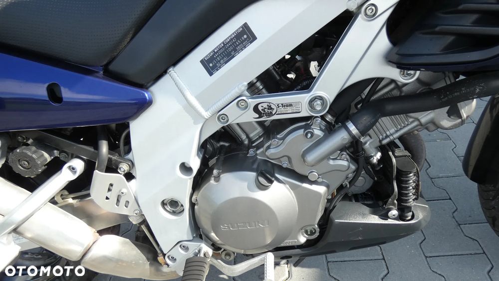 Suzuki DL - 17