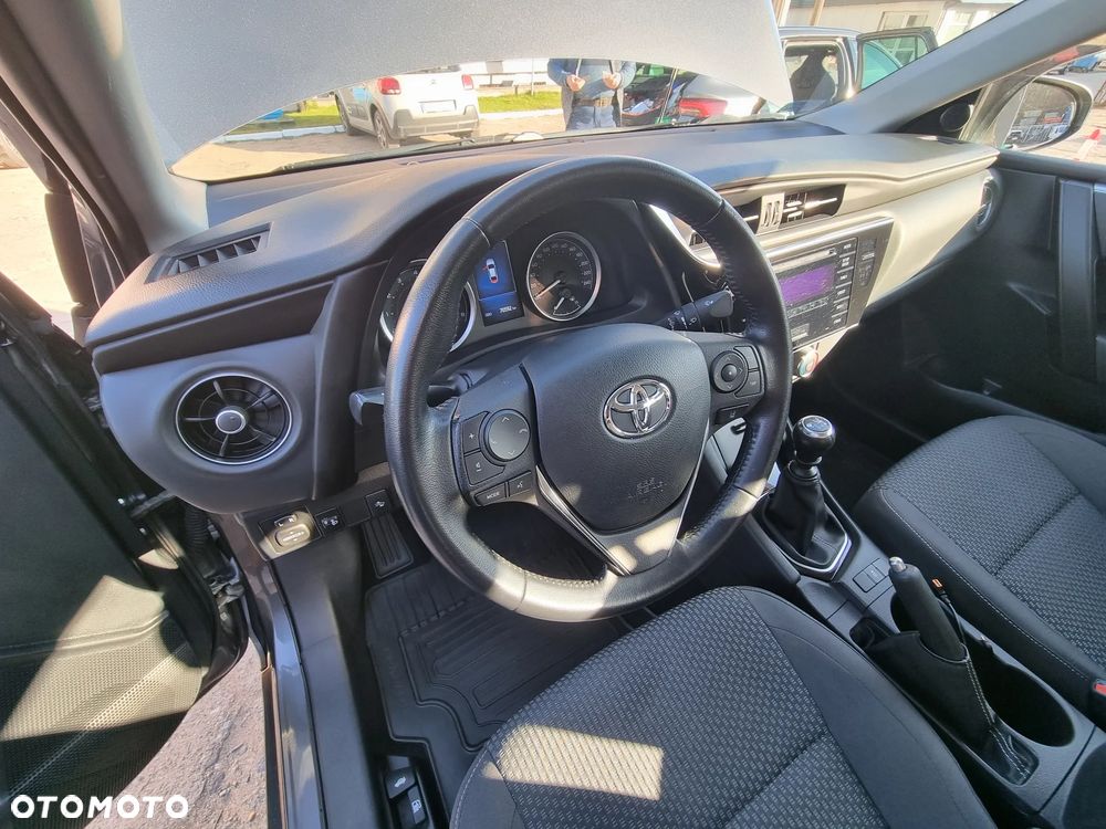 Toyota Corolla 1.6 Active - 11