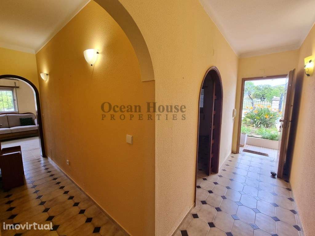 Moradia T4+2 isolada com garagem e piscina, na freguesia de Quarteira - Grande imagem: 4/32