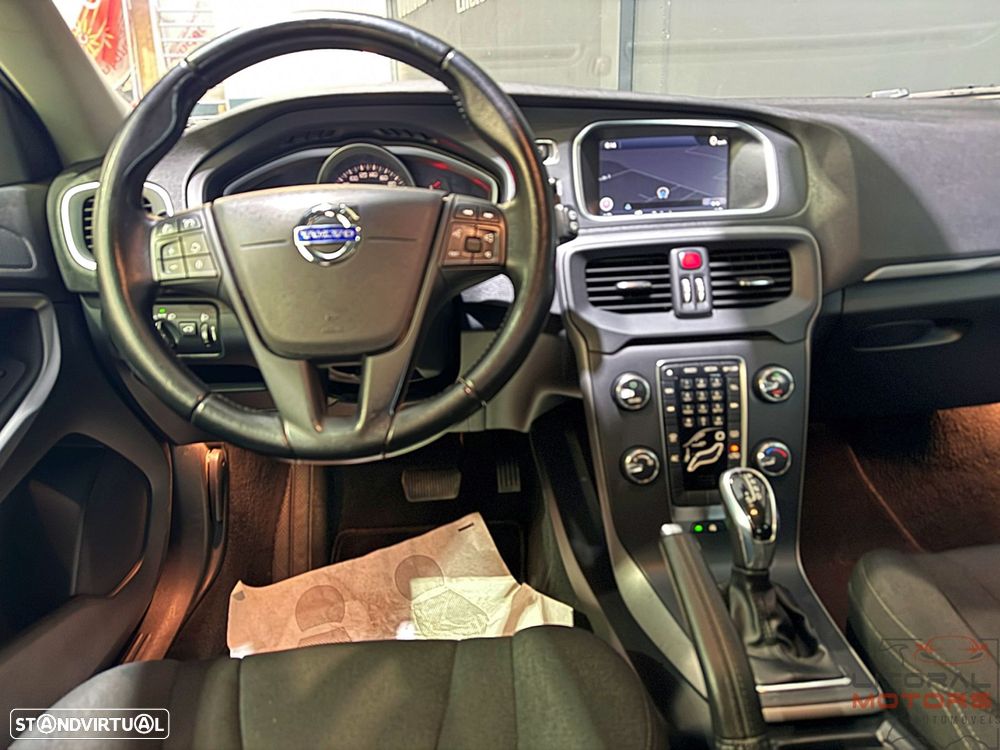 Volvo V40 1.6 D2 Momentum Powershift Eco - 19