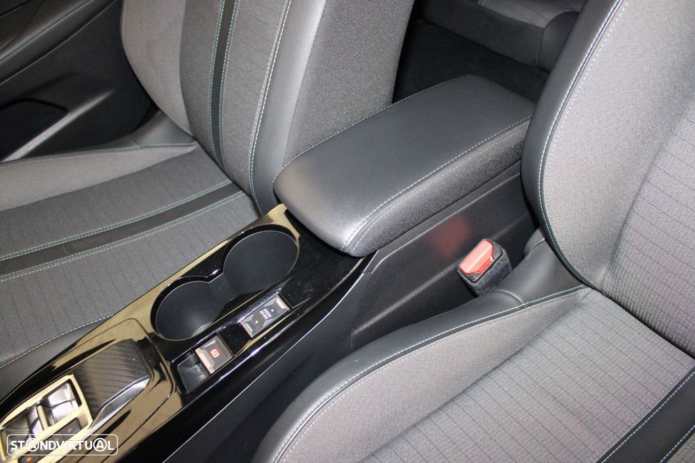 Peugeot e-2008 50 kWh Allure Pack - 32