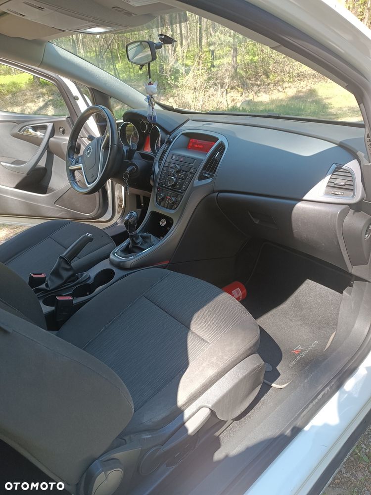 Opel Astra 1.4 T Enjoy - 11