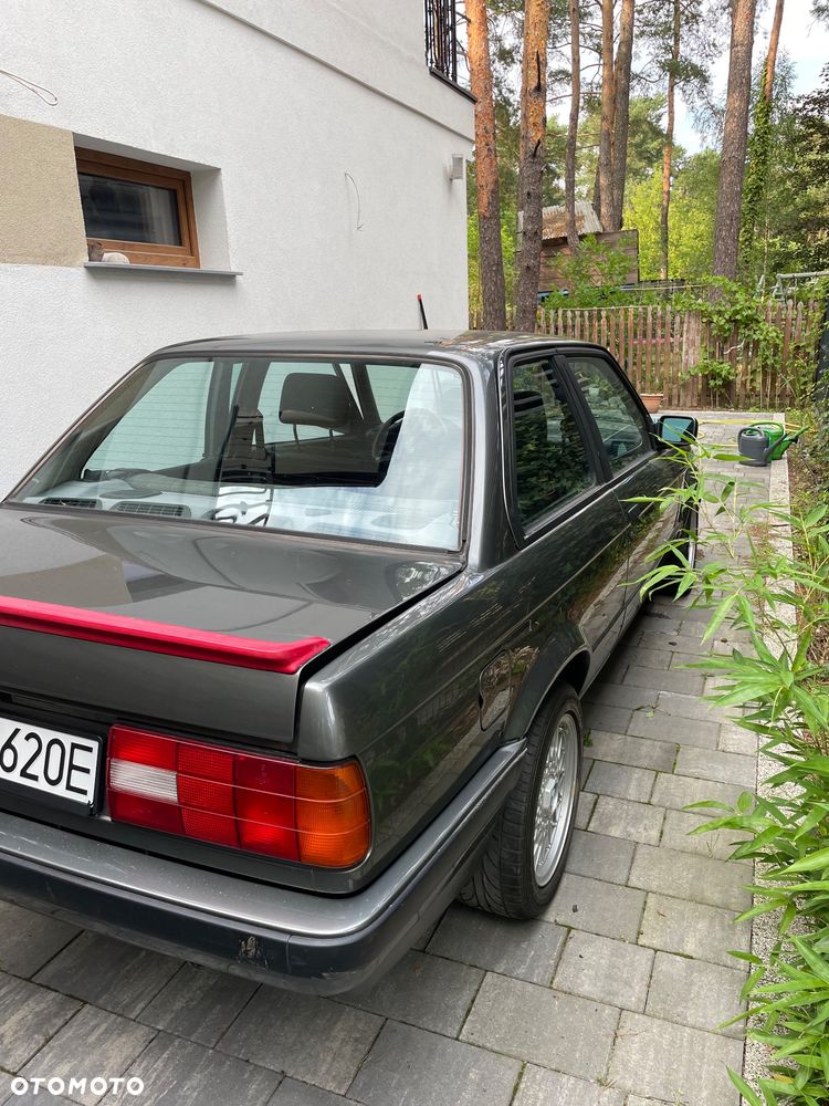 BMW Seria 3 325i - 3