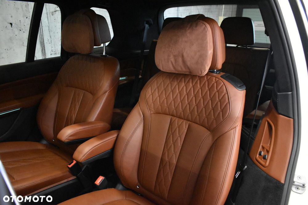 BMW X7 - 33
