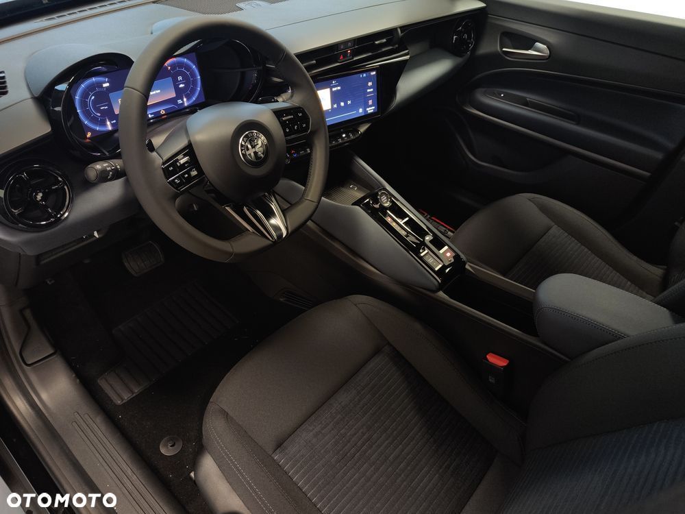 Alfa Romeo Junior 1.2 mHEV Ibrida eDCT - 9