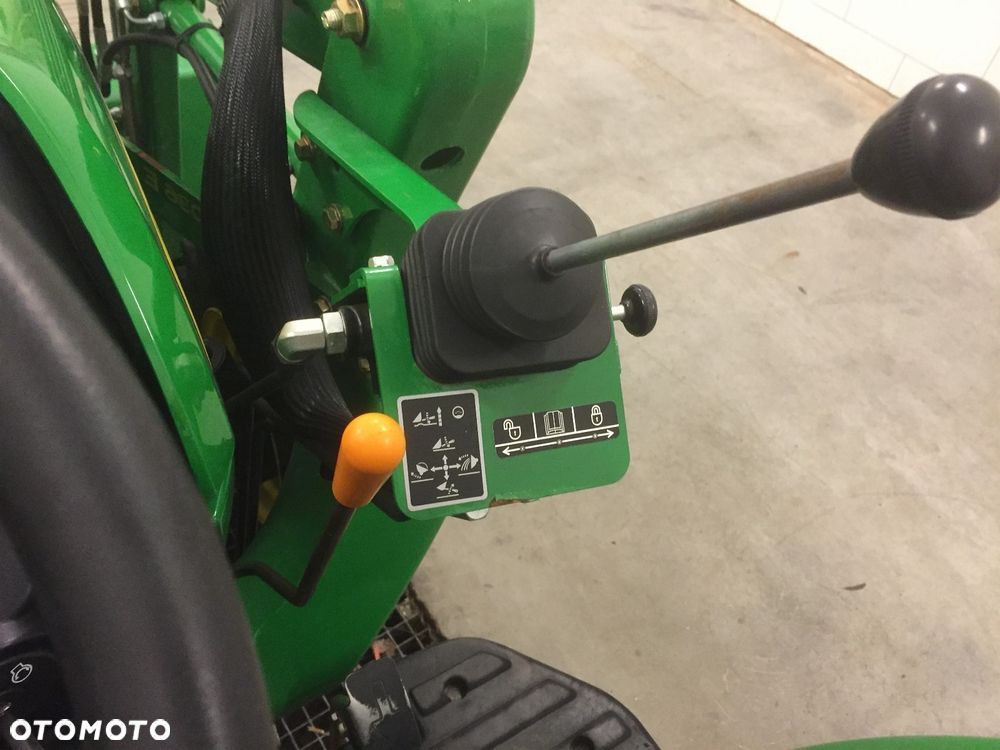 John Deere 3036E - 15