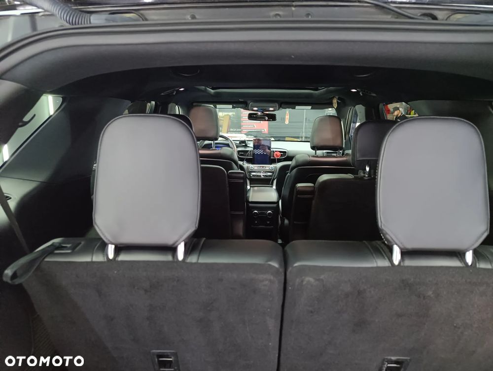 Ford Explorer - 10