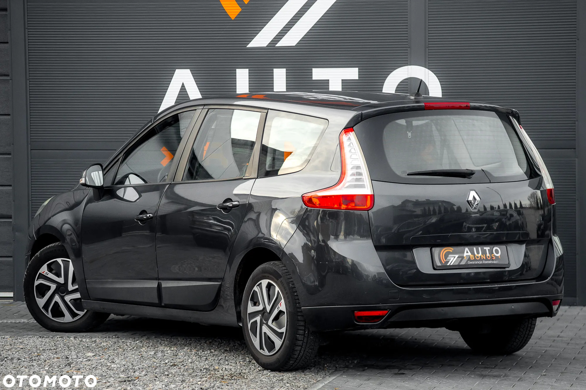 Renault Grand Scenic 1.9 dCi FAP Dynamique - 8