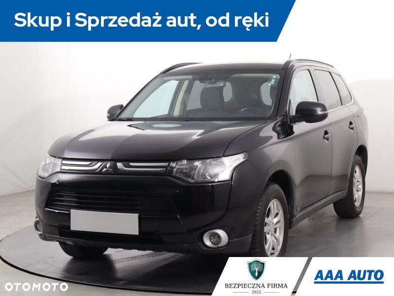 Mitsubishi Outlander - 2
