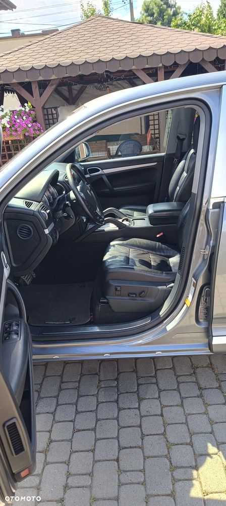 Porsche Cayenne - 15