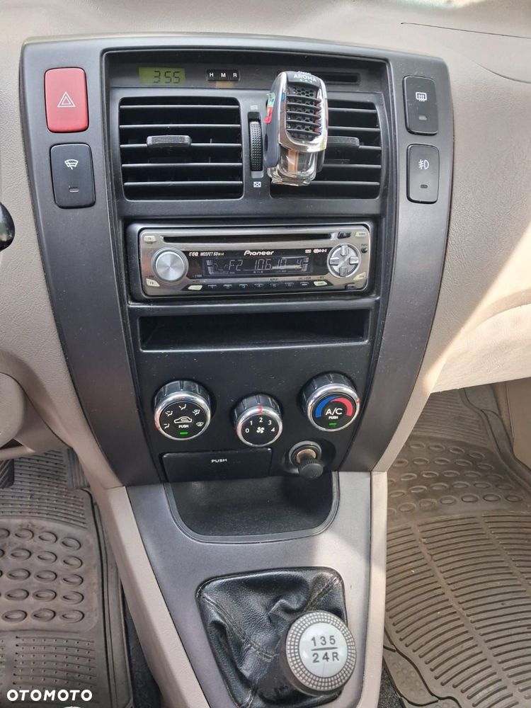Hyundai Tucson 2.0 Comfort 2WD - 12