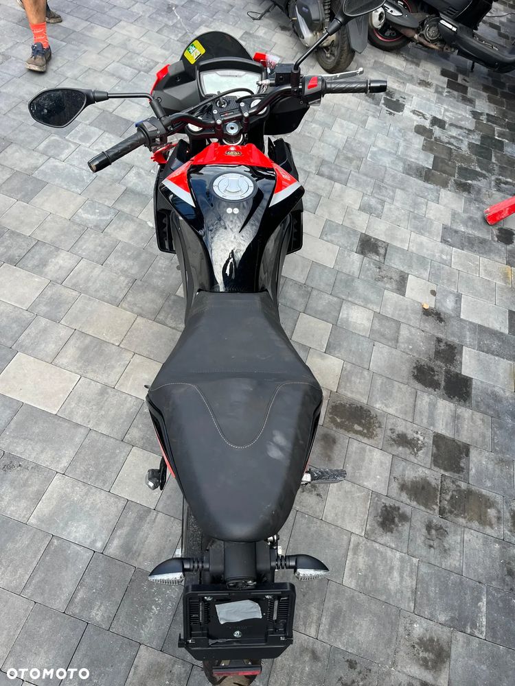 Aprilia Tuono - 8