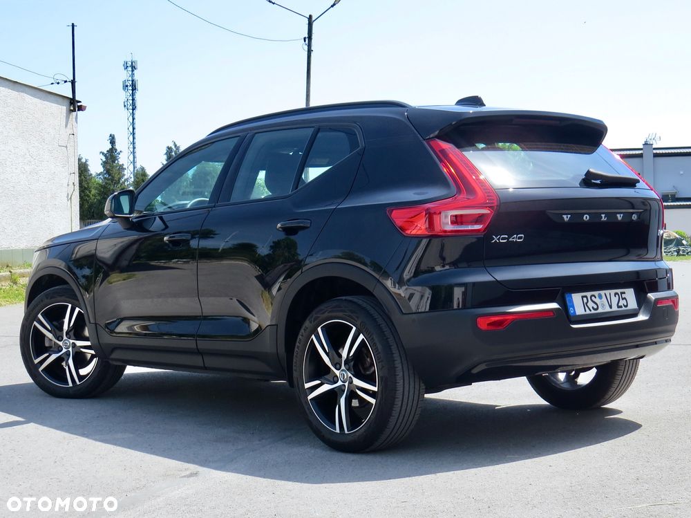 Volvo XC 40 B4 B DKG Ultra Dark - 4