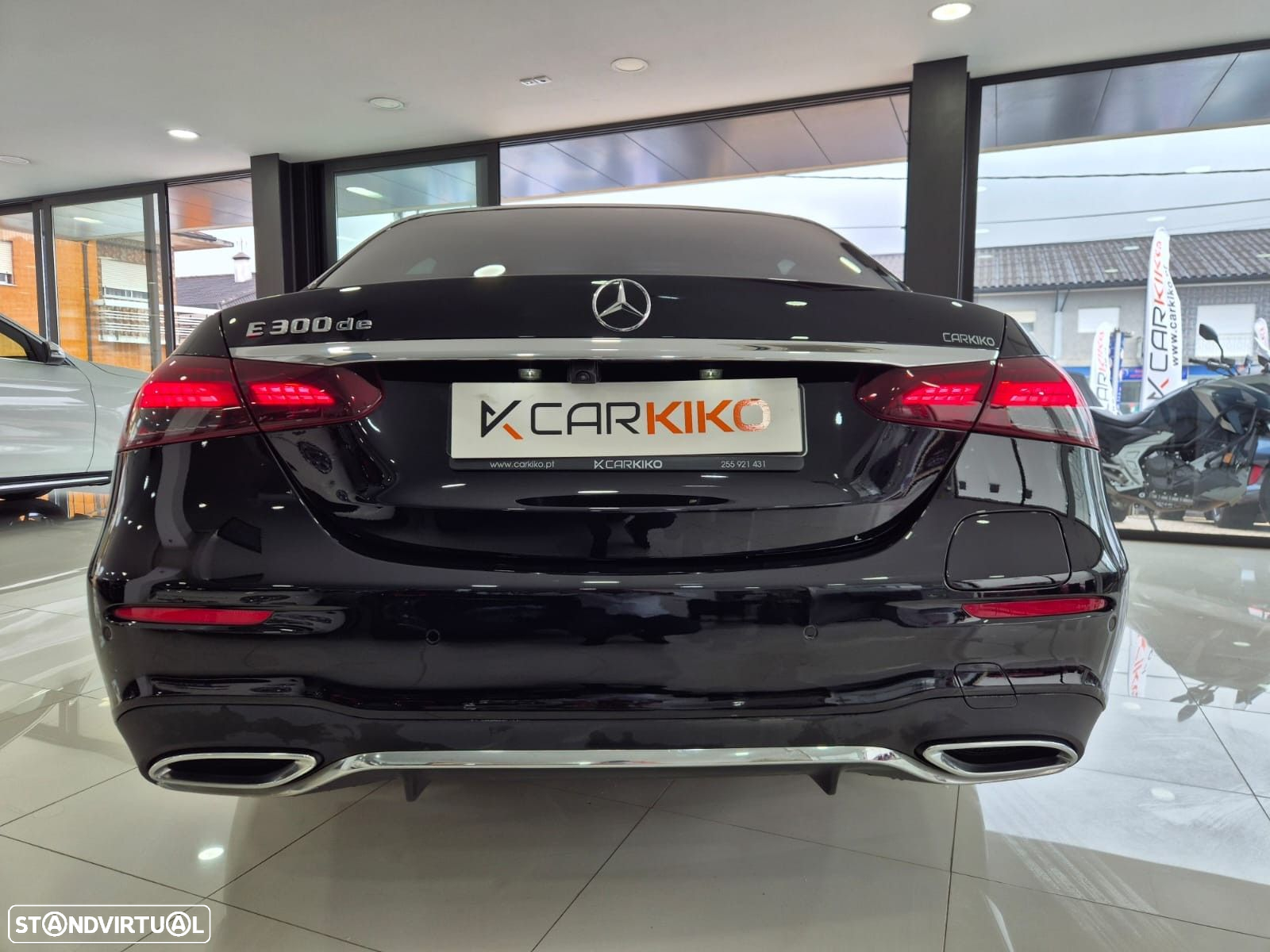 Mercedes-Benz E 300 de AMG Line - 4