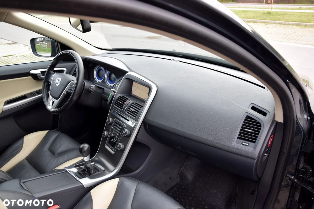 Volvo XC 60 D5 AWD RDesign - 15
