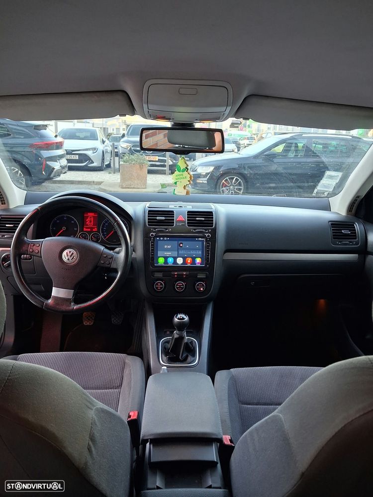 VW Jetta - 4