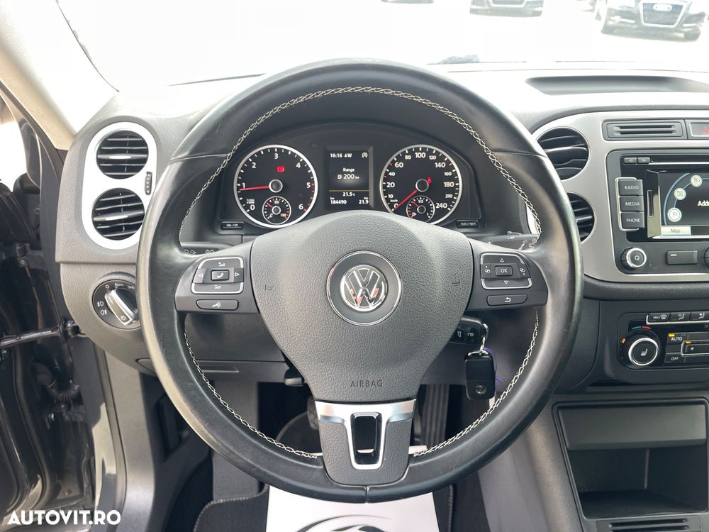 Volkswagen Tiguan 2.0 TDI SCR BlueMotion Technology Sport & Style - 36