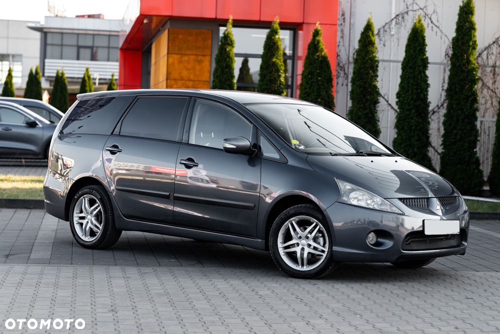 Mitsubishi Grandis 2.4 Invite - 4