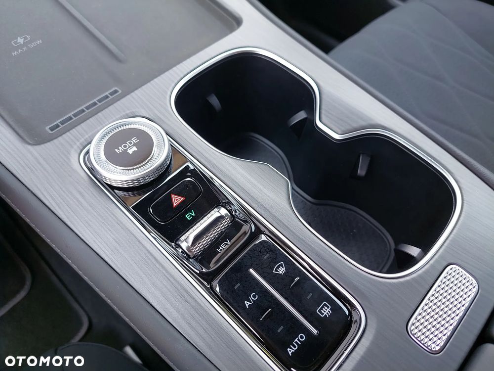 Chery Tiggo 8 1.5 T-GDI Super Hybrid Prestige DCT - 24