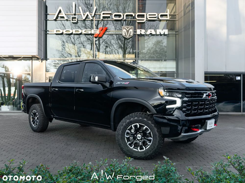 Chevrolet Silverado - 4