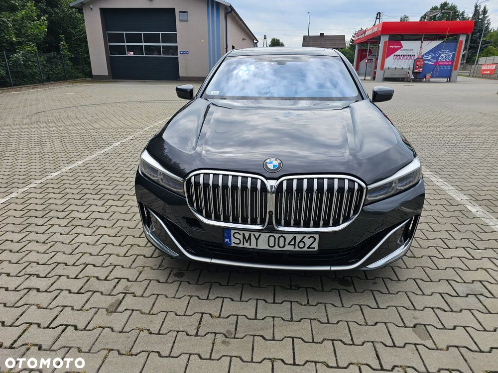 BMW Seria 7 740d xDrive mHEV - 8