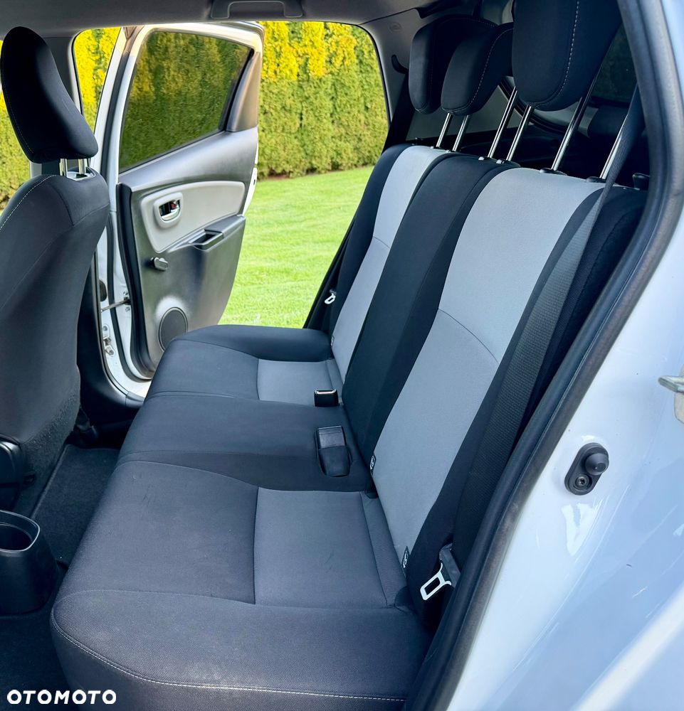 Toyota Yaris 1.5 Dynamic - 35