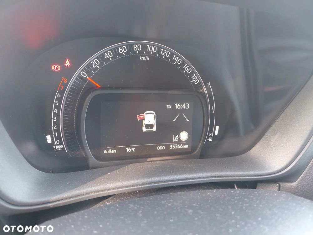 Toyota Aygo x-trend - 17