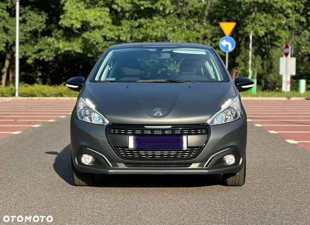 Peugeot 208 - 1