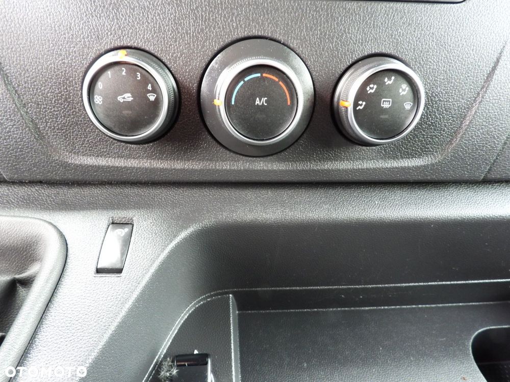 Renault MASTER  PLANDEKA 10 PALET TEMPOMAT LEDY PNEUMATYKA KLIMATYZACJA  165KM - 36