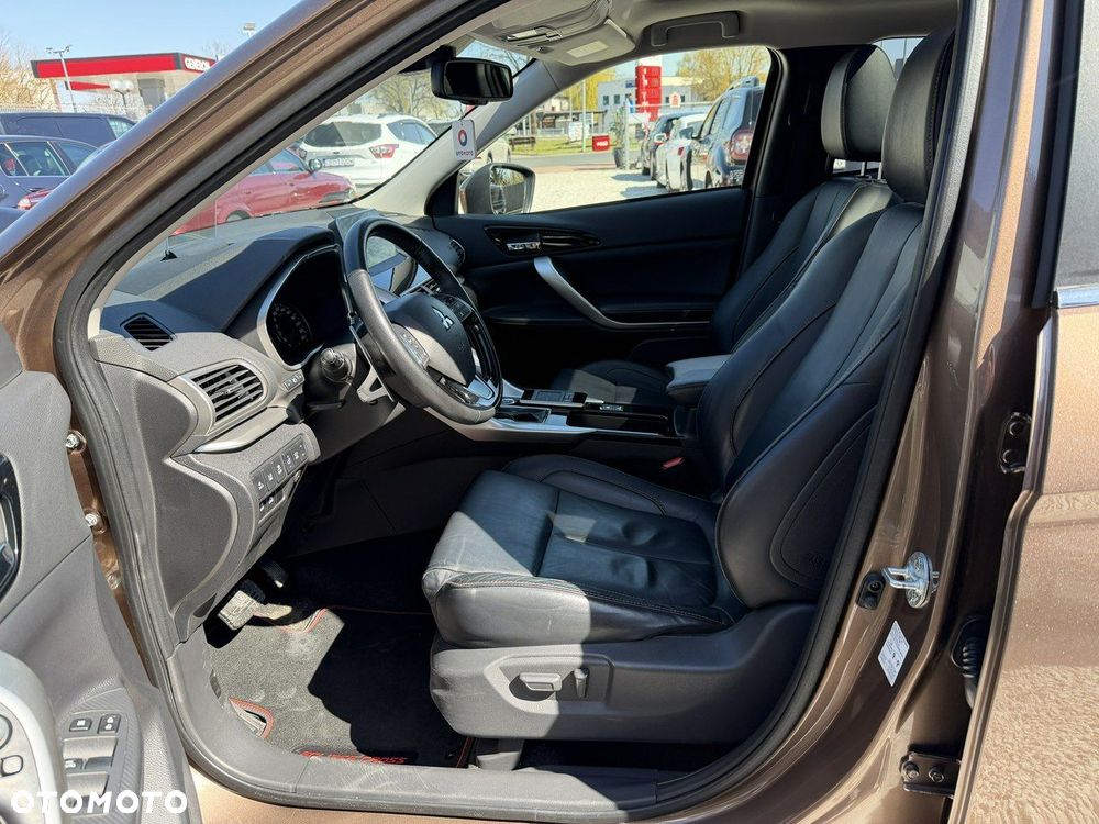 Mitsubishi Eclipse Cross - 12