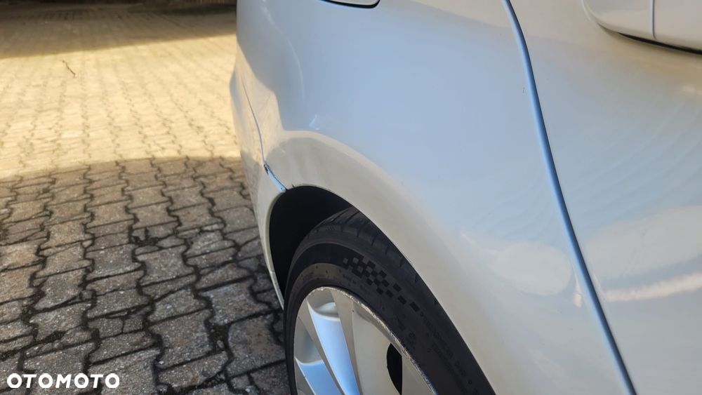 BMW Seria 3 318i - 11