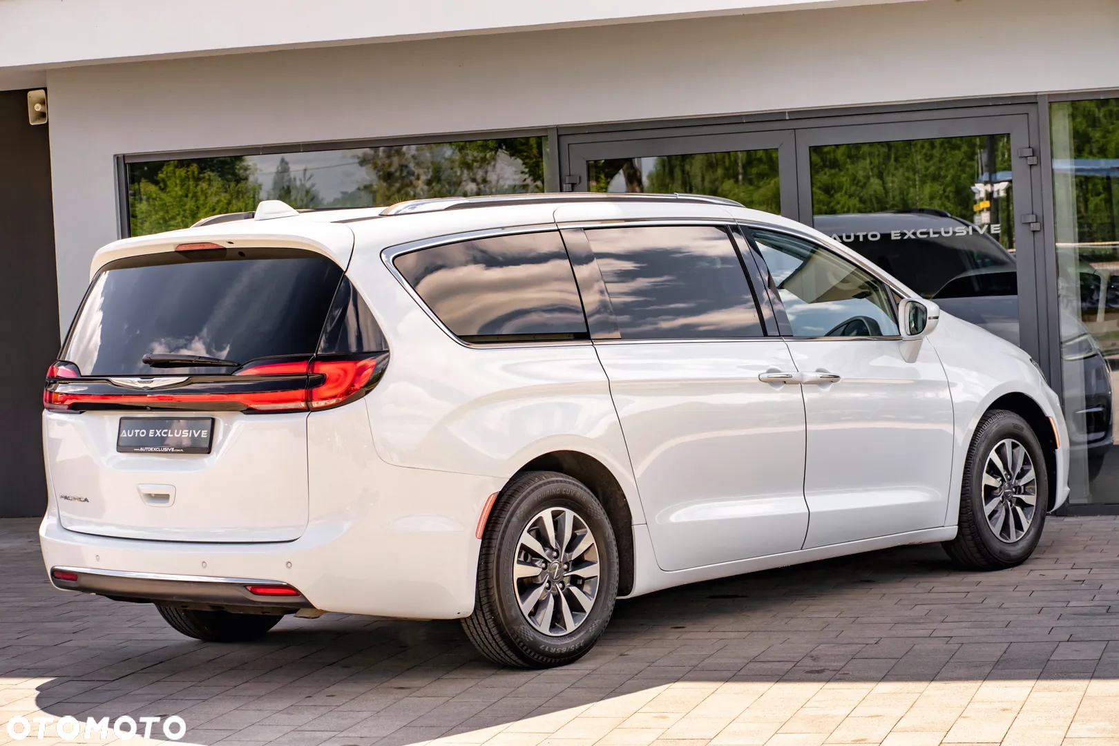 Chrysler Pacifica - 25