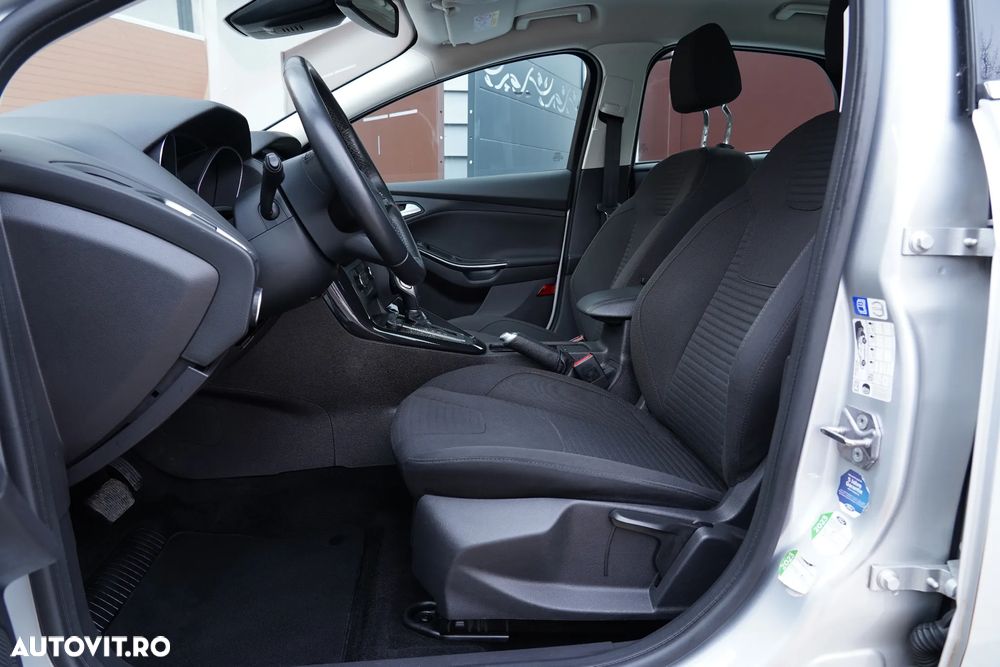 Ford Focus 2.0 TDCI Powershift Titanium - 10