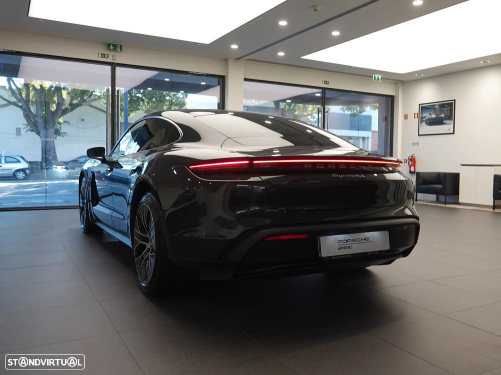 Porsche Taycan 4S - 7