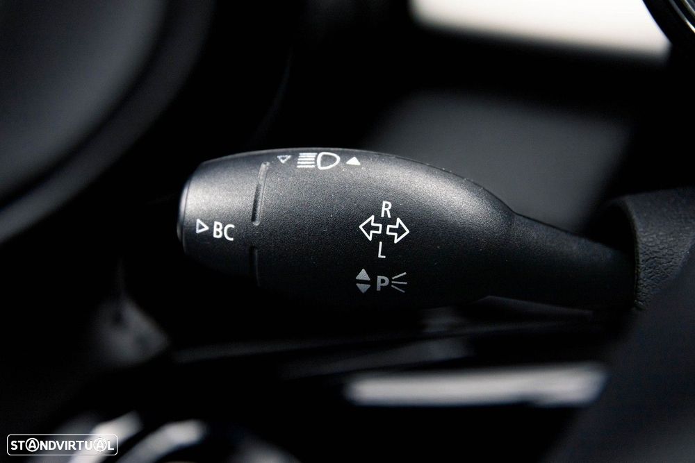 MINI 5 Portas Cooper D Auto - 29