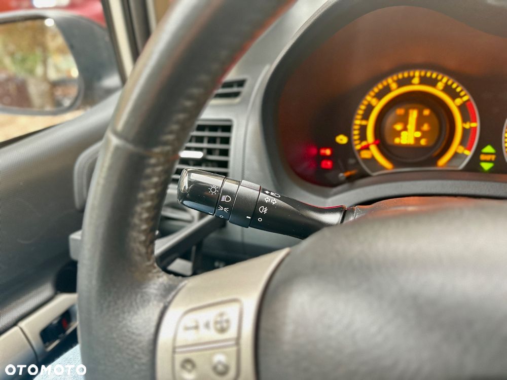 Toyota Auris 2009 photo 4