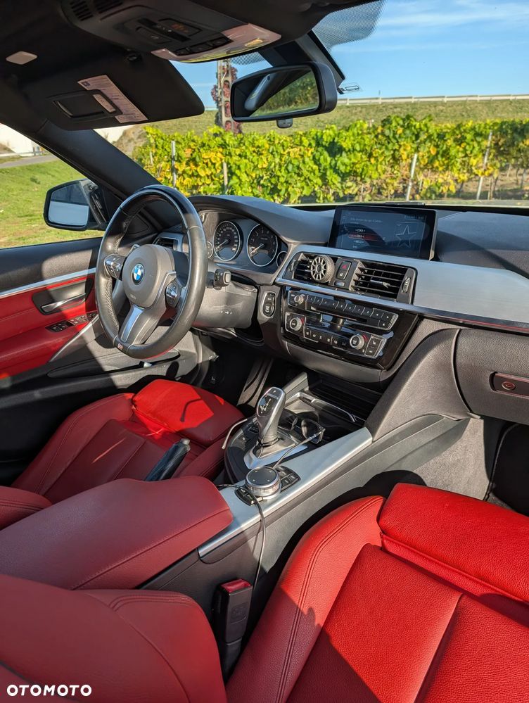 BMW Seria 3 330i xDrive M Sport Shadow - 15