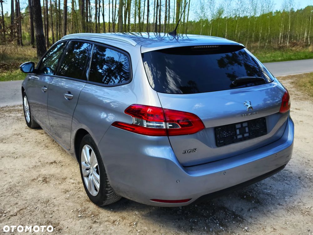 Peugeot 308 BlueHDi 130 EAT8 Stop & Start Allure Business-Paket - 10