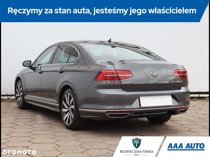 Volkswagen Passat - 5