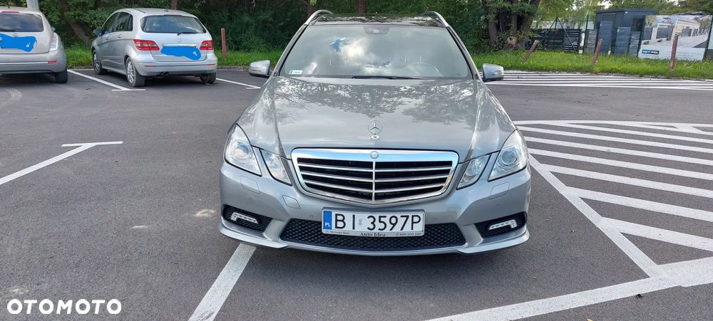 Mercedes-Benz E-Class 2011 photo 3