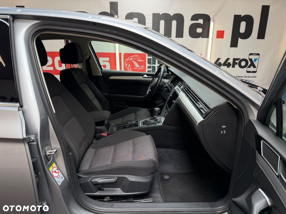 Volkswagen Passat - 41