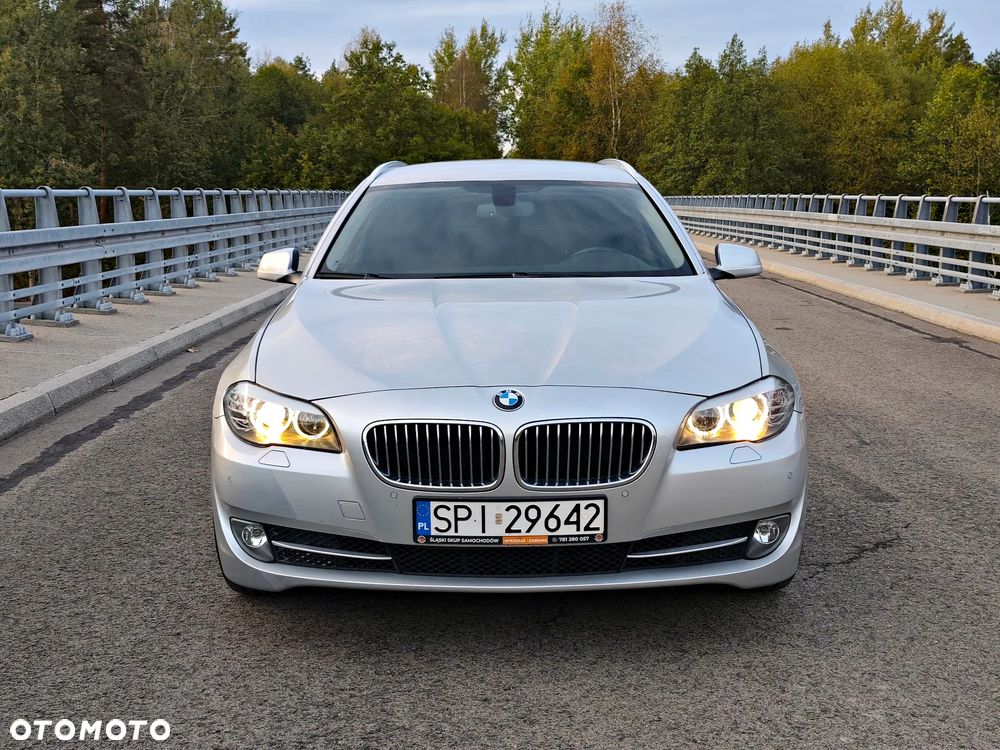 BMW 5 Series 2012 photo 2