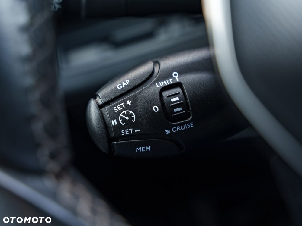 Peugeot 3008 1.5 BlueHDi Allure S&S - 23