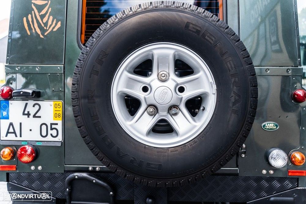 Land Rover Defender - 8
