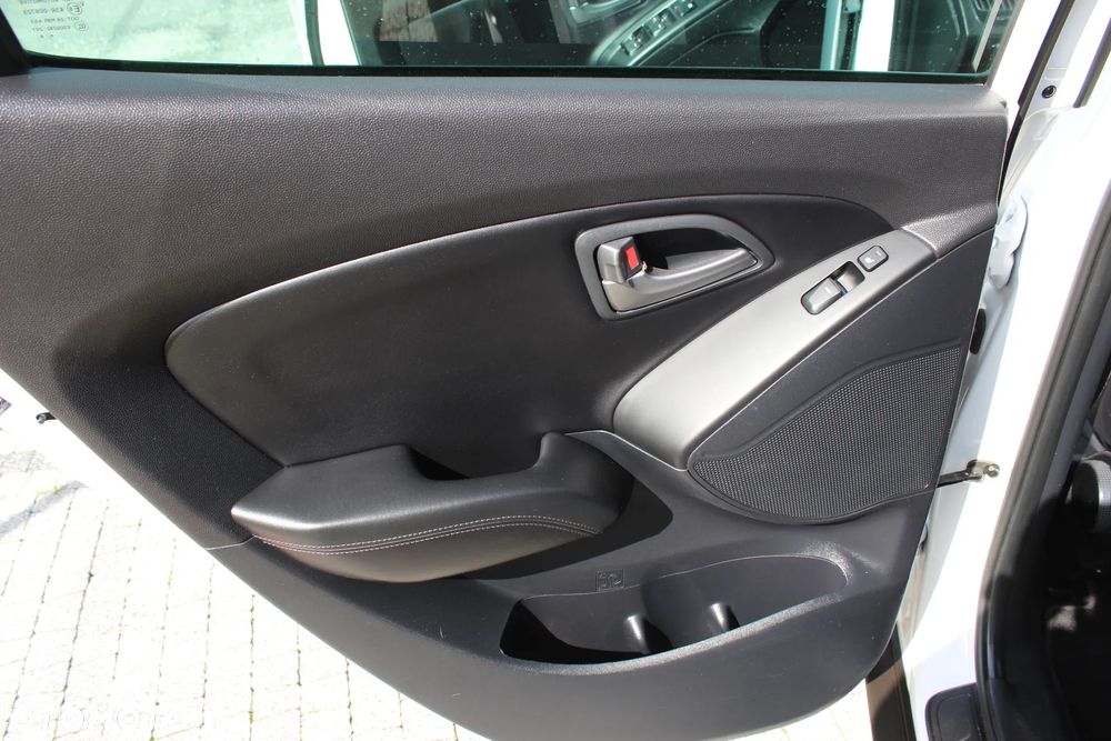 Hyundai ix35 1.6 2WD Fifa World Cup Edition - 19