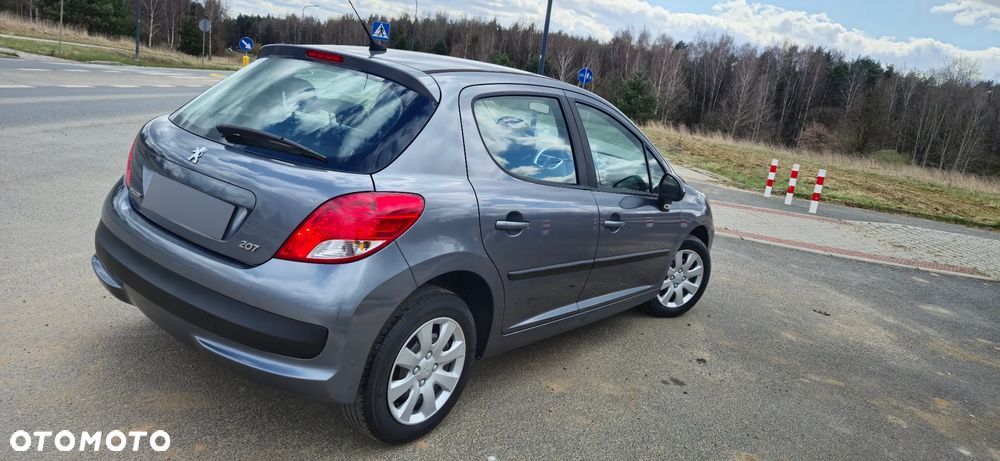 Peugeot 207 1.4 16V Trendy - 3
