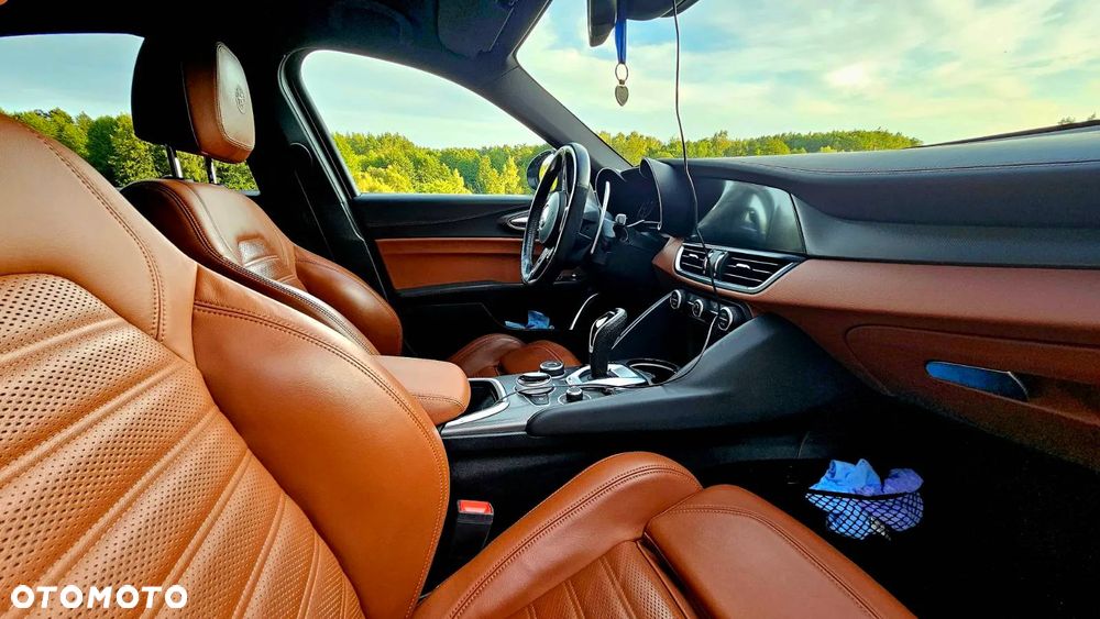 Alfa Romeo Giulia 2.0 Turbo Veloce Q4 - 16