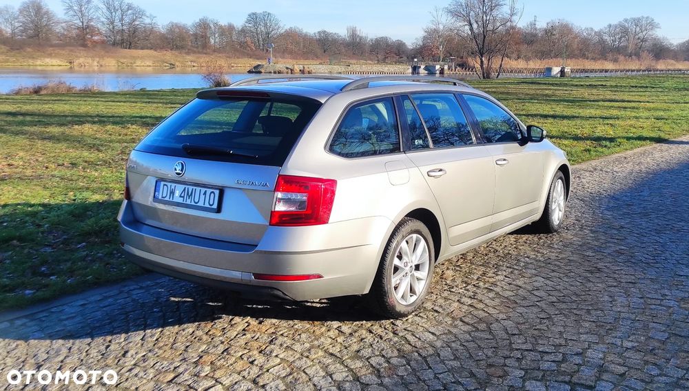 Skoda Octavia 2.0 TDI Ambition - 6